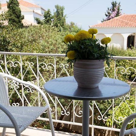 Mimoza Hotel Spetses Town Exterior photo