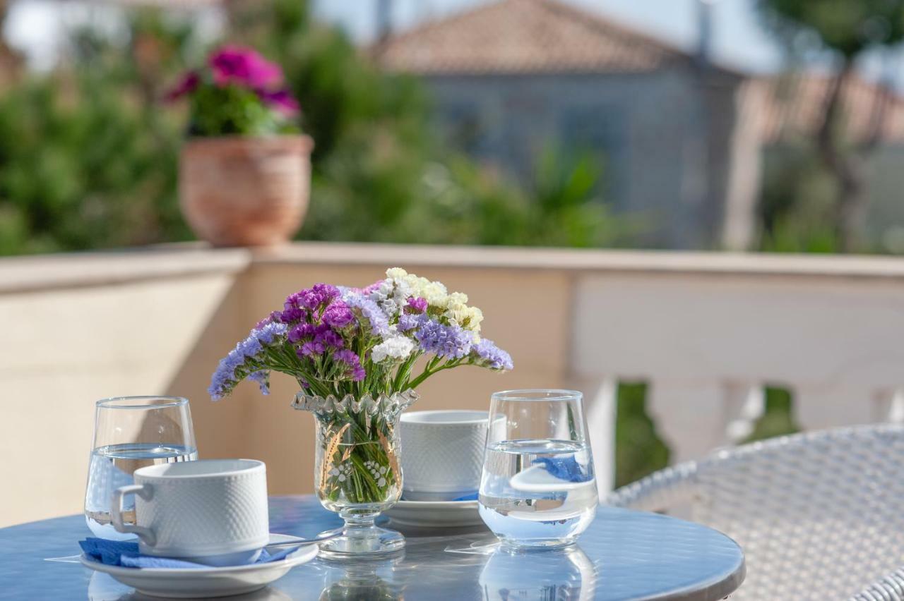 Mimoza Hotel Spetses Town Exterior photo